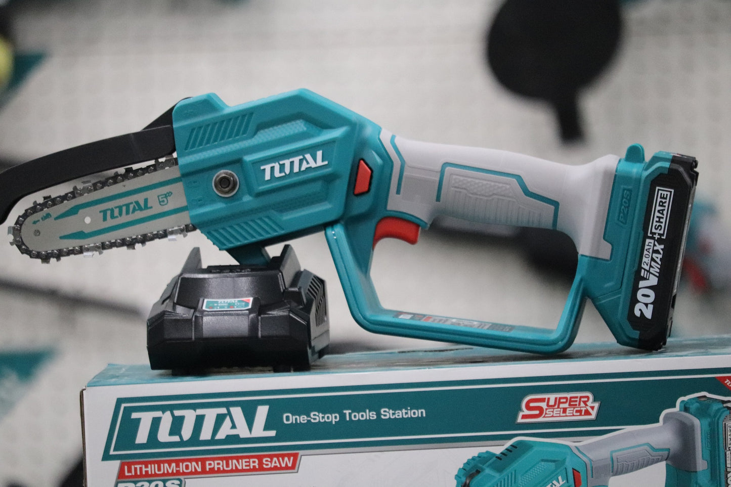 აკუმულატორული ჯაჭვური ხერხი TOTAL TGSLI20581 (1 ელემენტით)