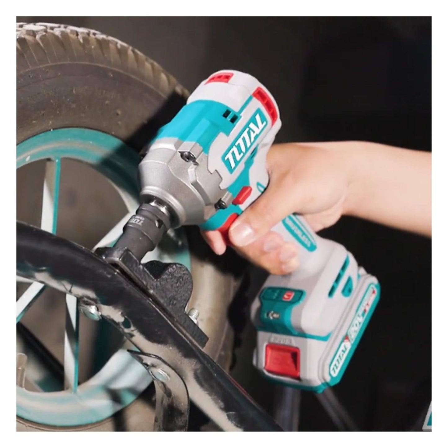 აკ. ქანჩის გასაღები TOTAL TIWLI2040 Li-Ion 20V (გაიკავიორტი) 400 ნიუტონი